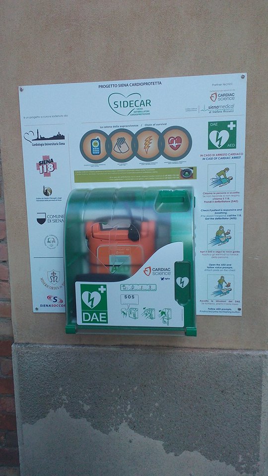 Siena: Militare salvato da un infarto grazie ad un defibrillatore a Siena