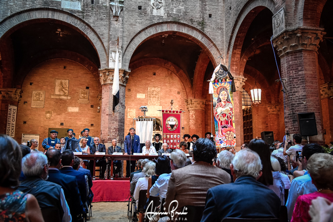 Palio di Siena: Domenica 14/10 alle 17.15 Presentazione del Drappellone del Palio Straordinario