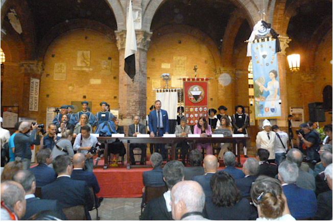 Palio di Siena, Palio Straordinario: Presentazione del Drappellone per il Palio di Siena Straordinario del sindaco Luigi De Mossi
