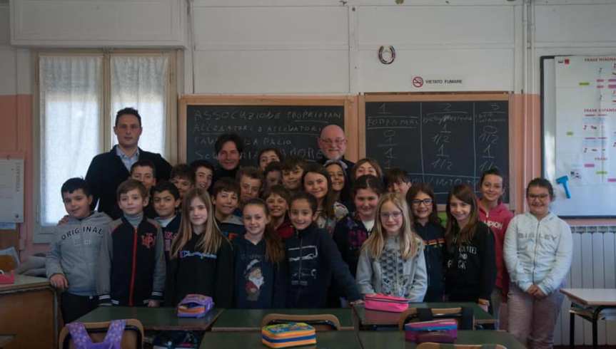 Siena, Associazione Proprietari, Allenatori, Allevatori Cavalli Palio: Oggi 13/02 visita ai bambini della scuola Sclavo