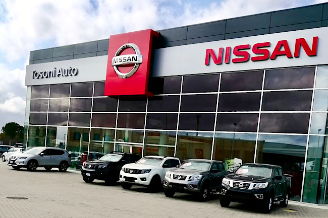 Siena: Nissan Tosoni Auto inaugura a Siena la prima colonnina di ricarica rapida per veicoli elettrici