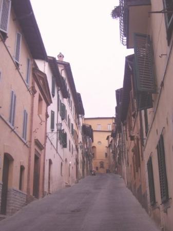 Siena: Il Bruco recupera un’antica bandiera