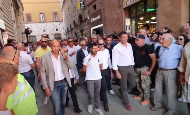 Palio di Siena: Ingresso delle Contrade in Piazza del Campo per la Terza Prova