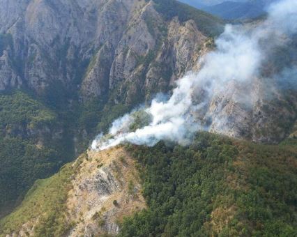 Toscana: Incendio sulle montagne sopra bagni di Lucca, intervengono i vigili del fuoco