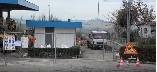 Siena: Sversamento di idrocarburi nelle acque reflue, tre famiglie fuori casa