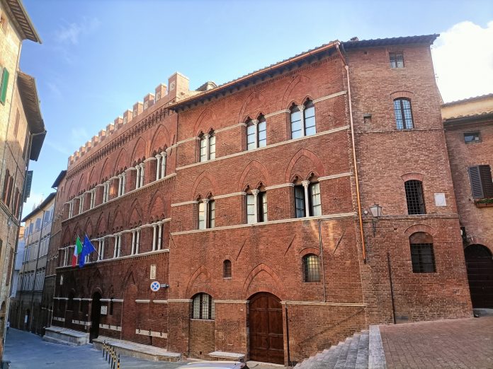 Siena: Pinacoteca, protagonisti gli studenti del liceo artistico con le opere ispirate alla mostra di Duccio