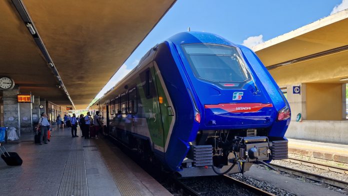 Siena: Linea ferroviaria Siena-Chiusi, Zacchei denuncia l’assenza dai tavoli del sindaco Fabio