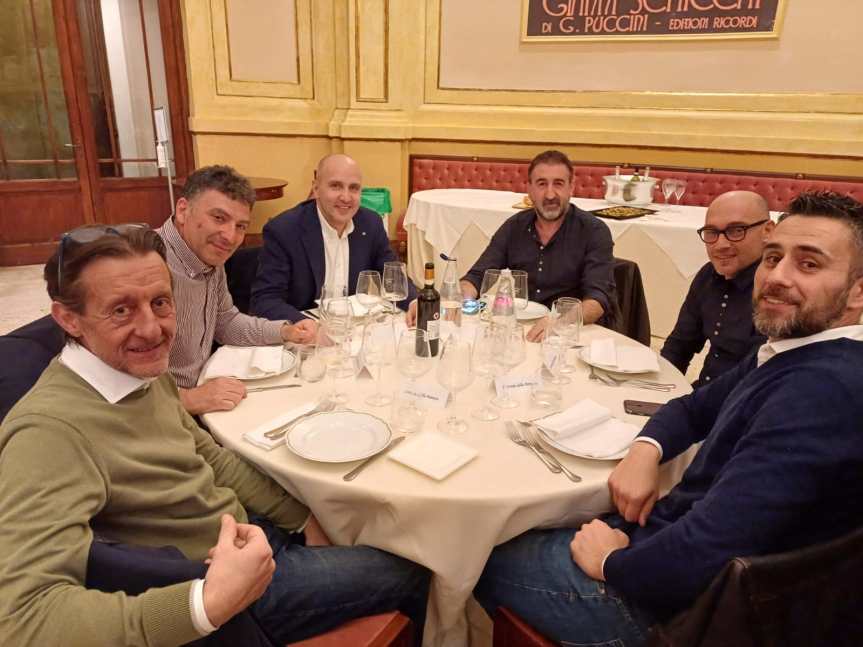 Palio di Siena: la cena dei mangini nella Sala della Suvera