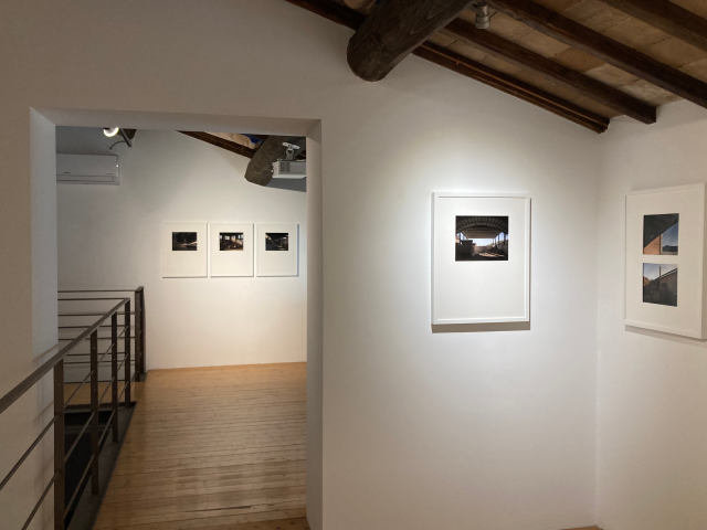 Siena: Al Museo del Paesaggio “una mostra nella mostra”, quattro artisti dialogano con gli scatti di Carlo Vigni