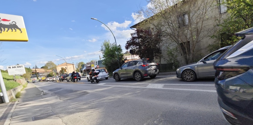 Siena: Viale Toselli, tutti i giorni tutti in fila